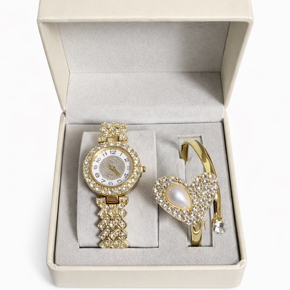 no brand Accessories - Luxurious Gold Women's Watch and Bracelet Set